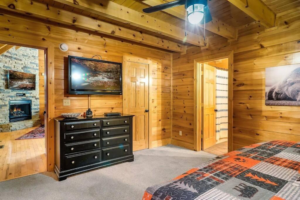 Cabin-N-Smokys! Indoor Resort Pool Views Hot Tub Game Room Sevierville Exterior photo