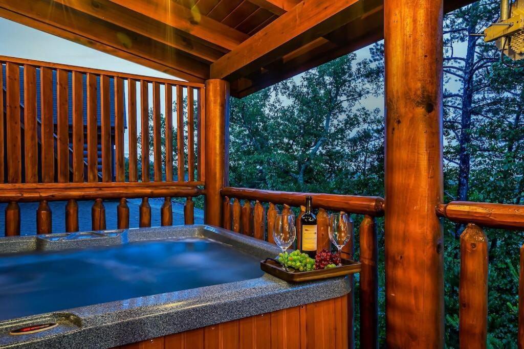 Cabin-N-Smokys! Indoor Resort Pool Views Hot Tub Game Room Sevierville Exterior photo