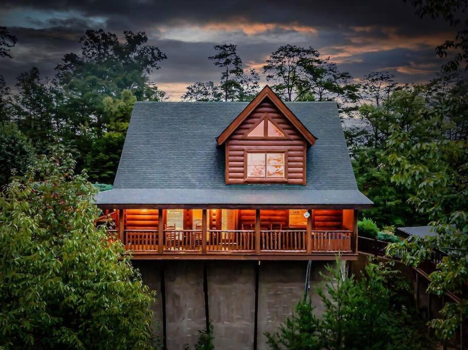 Cabin-N-Smokys! Indoor Resort Pool Views Hot Tub Game Room Sevierville Exterior photo